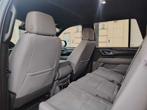 Car image 18