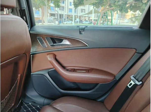 Car image 36