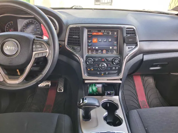 Car image 18