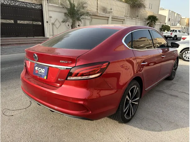 Car image 5