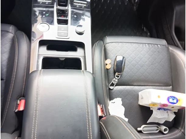 Car image 7