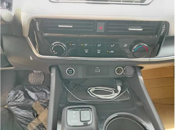 Car image 24