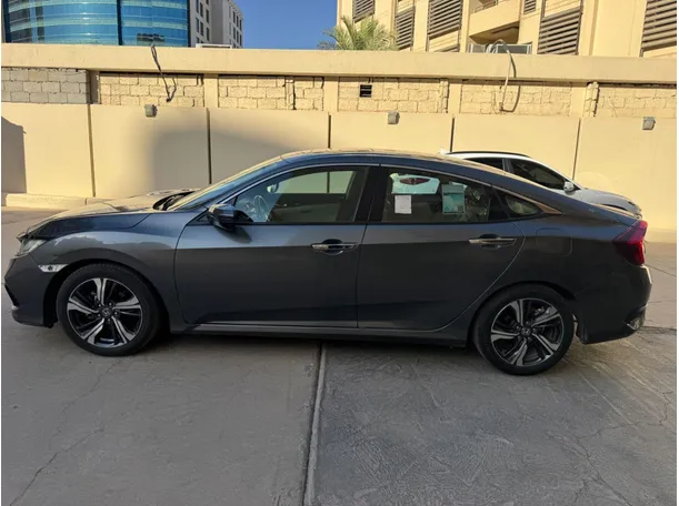 Car image 8