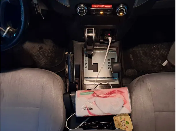 Car image 15