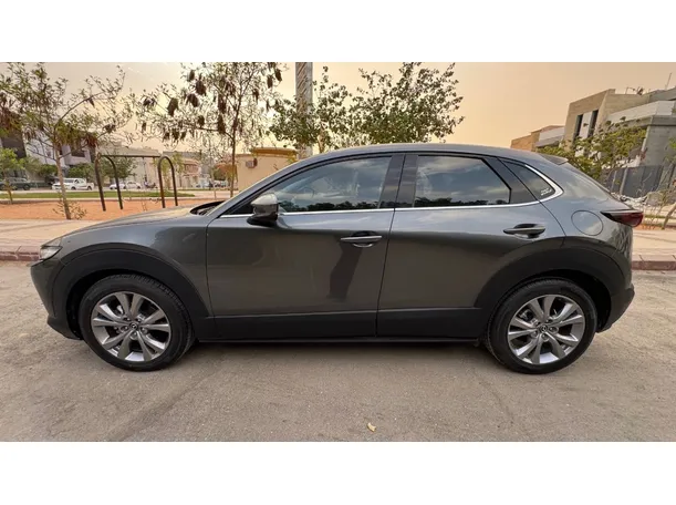 Car image 8