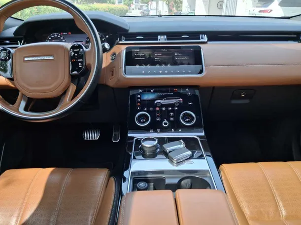 Car image 17