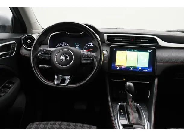 Car image 15