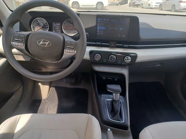 Car image 16