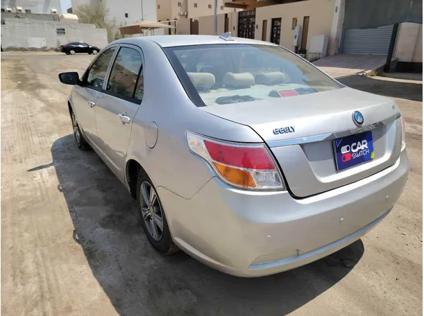Car image 7