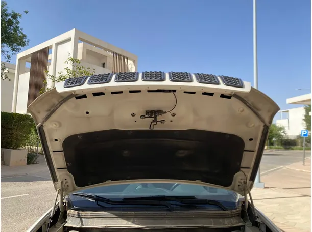 Car image 30