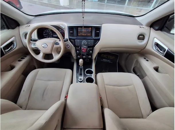 Car image 16
