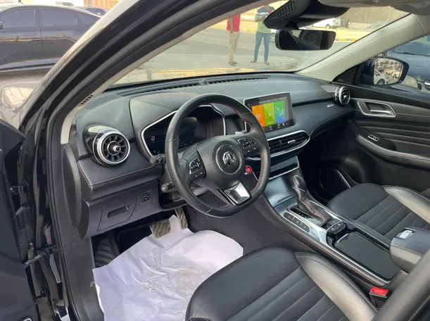 Car image 13