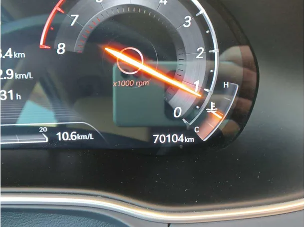 Car image 18