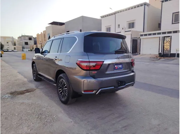 Car image 7