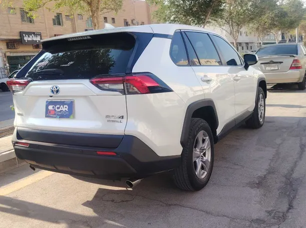 Car image 5
