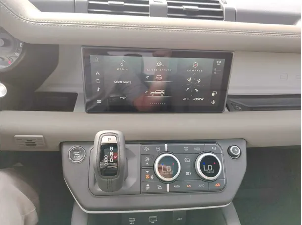 Car image 24