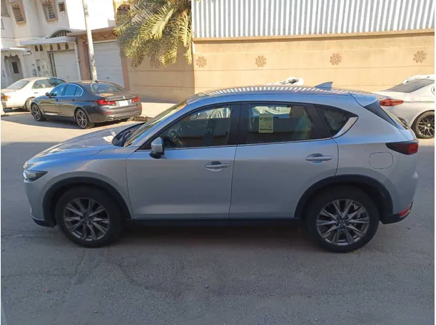 Car image 8
