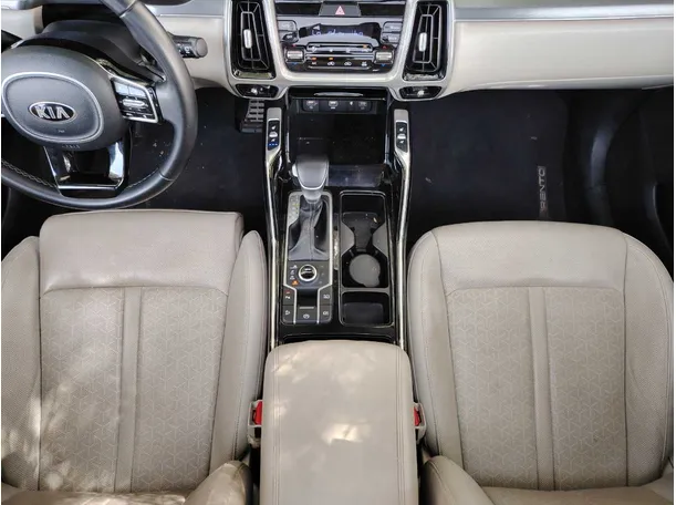 Car image 24