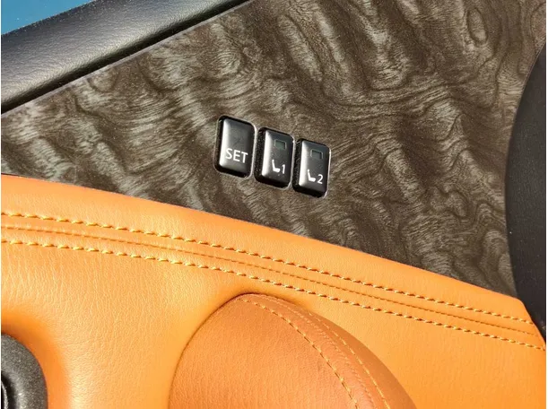 Car image 34