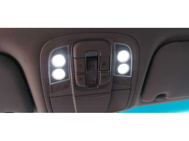 Car image 28
