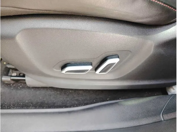 Car image 36
