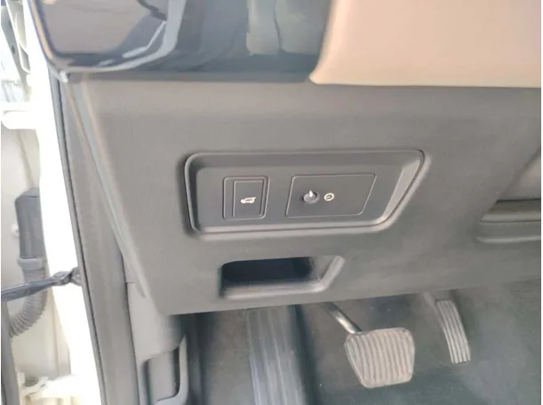 Car image 45