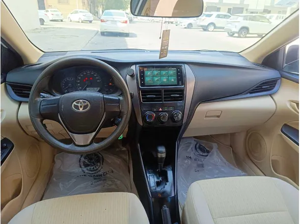 Car image 18