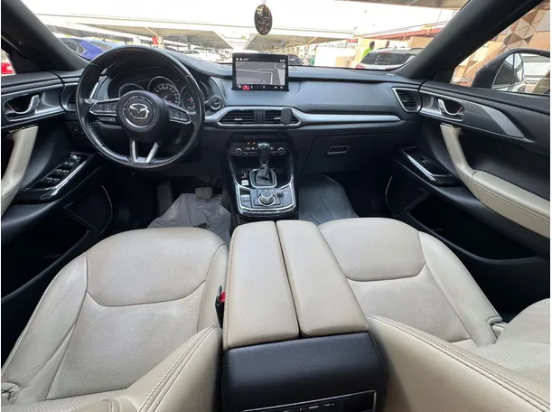 Car image 15