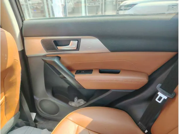Car image 37