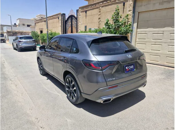 Car image 7