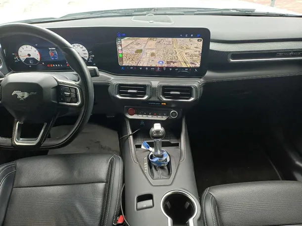 Car image 17