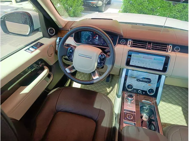 Car image 24