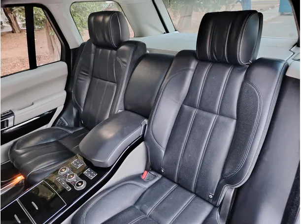 Car image 16