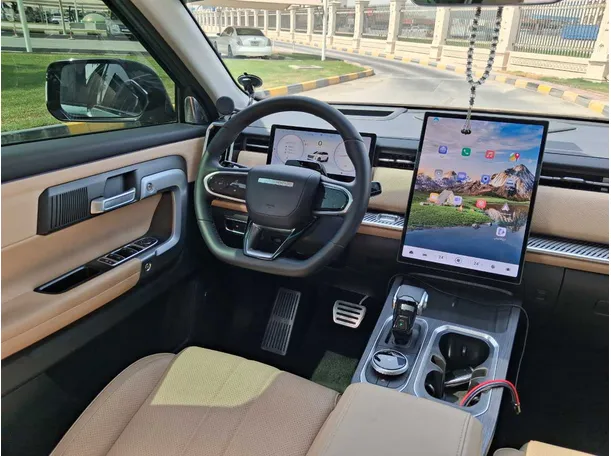 Car image 17