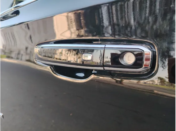 Car image 40