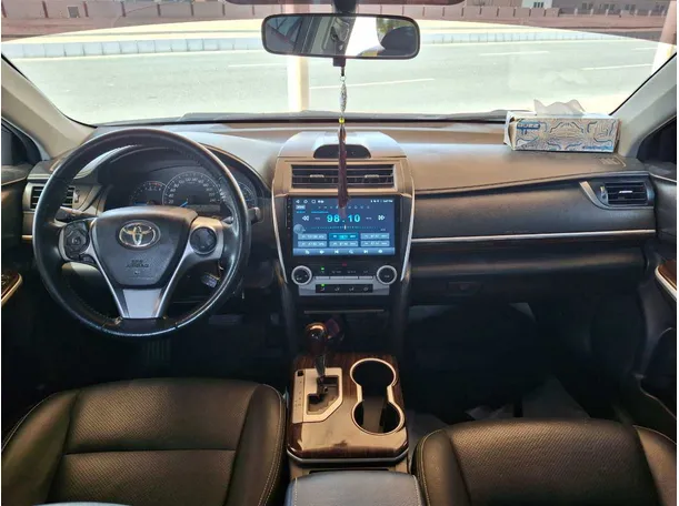 Car image 14