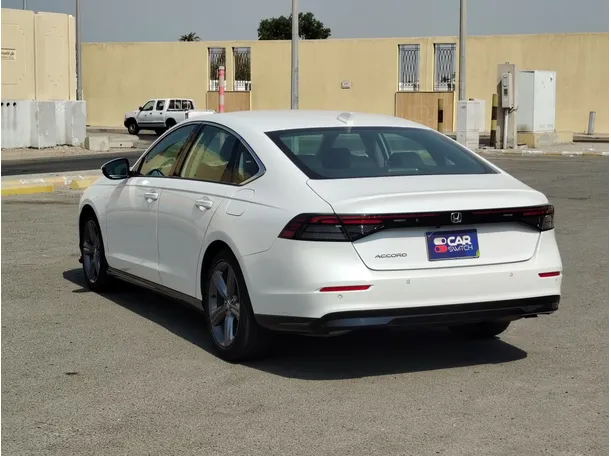 Car image 7