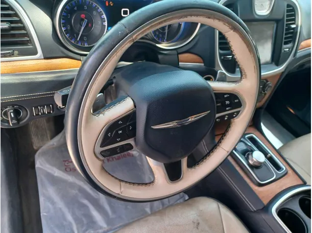 Car image 19