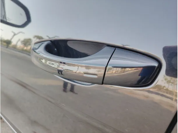 Car image 32