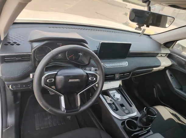 Car image 13