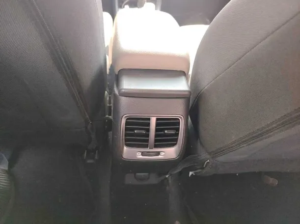 Car image 34