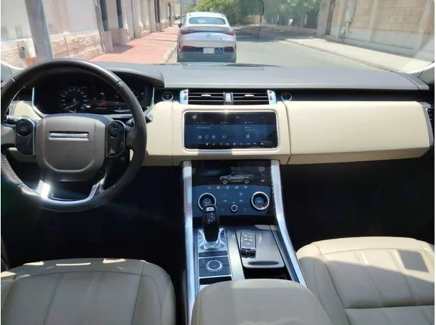 Car image 24