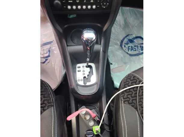 Car image 19