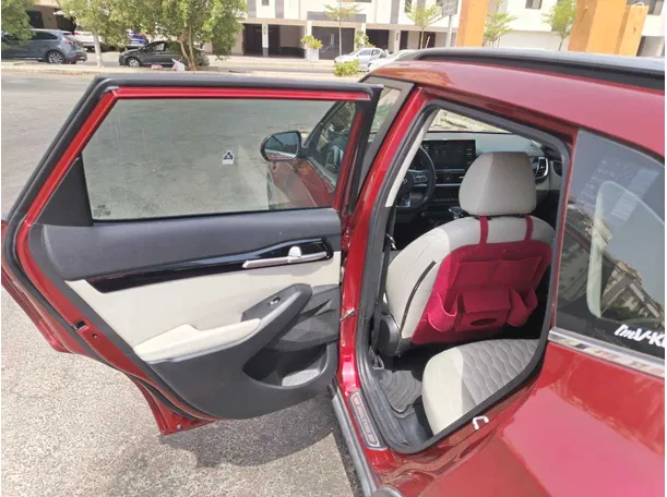 Car image 17