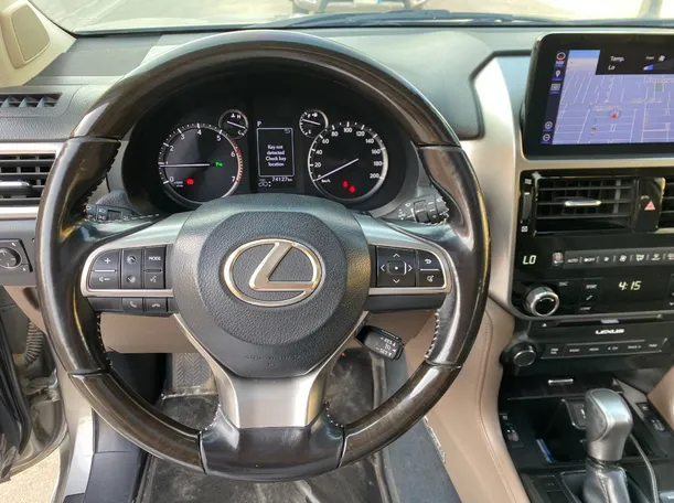 Car image 18