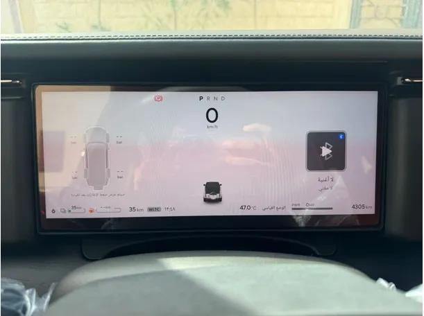 Car image 19