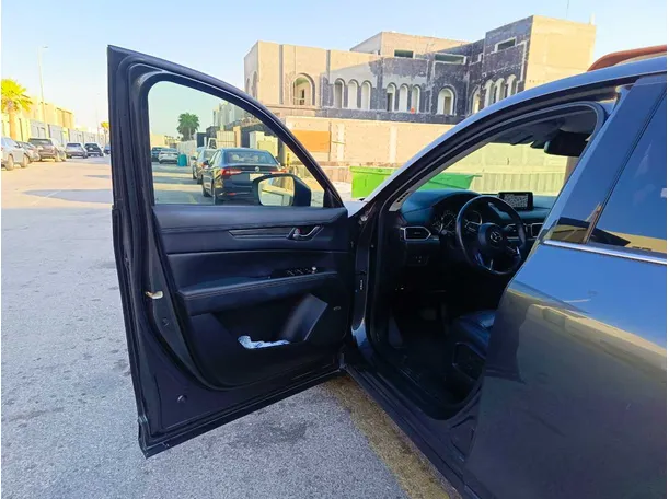 Car image 12