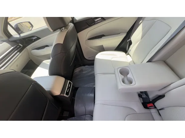 Car image 23