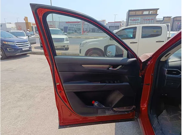 Car image 11