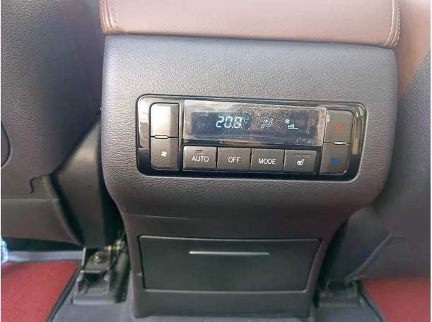 Car image 38